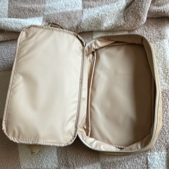 Beis weekender duffle and Dopp kit - Picture 9 of 9